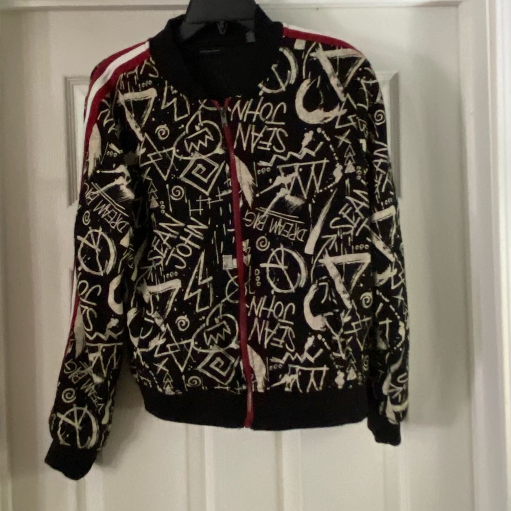 Sean John jacket is a junior size XL.